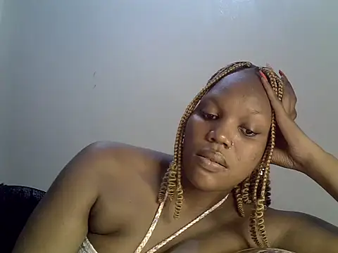 Pretty-sassy online show from 02.06.25