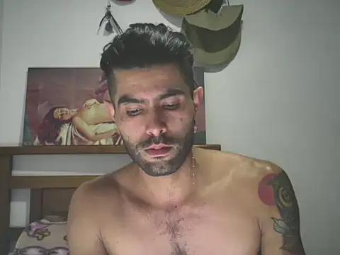 Snapshot of hideonbush051 chatting on 09.10.25 hideonbush051 online show from 09.10.25