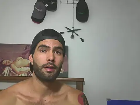 hideonbush051 online show from 11.14.25