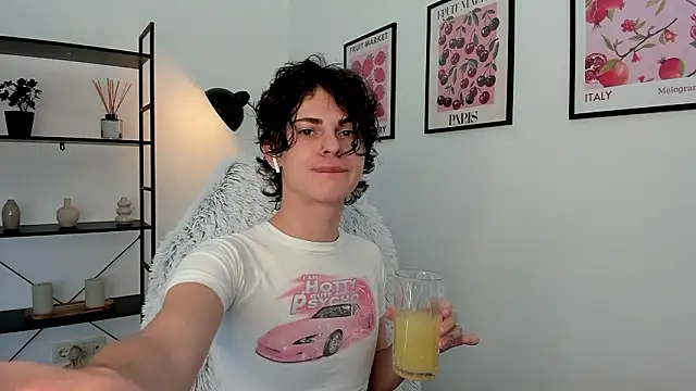 Snapshot of little_femb0y chatting on 02.28.26 little femb0y online show from 02.28.26