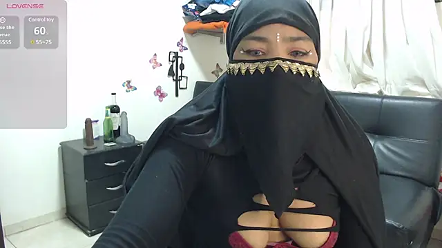 Snapshot of Aaliyah_brown chatting on 01.25.25 Aaliyah brown online show from 01.25.25