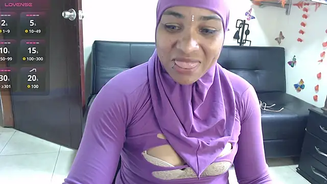 Snapshot of Aaliyah_brown chatting on 02.14.25 Aaliyah brown online show from 02.14.25