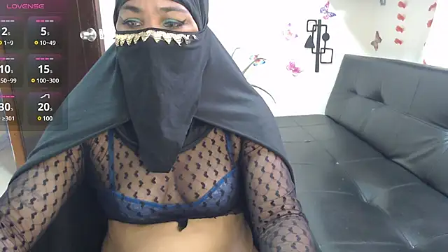 Snapshot of Aaliyah_brown chatting on 03.12.25 Aaliyah brown online show from 03.12.25