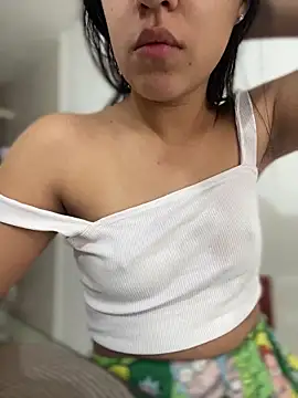 Snapshot of Salome_golvert chatting on 01.05.25 Salome golvert online show from 01.05.25