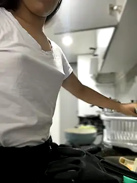 Snapshot of Salome_golvert chatting on 11.15.25 Salome golvert online show from 11.15.25