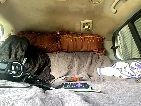 SlimeCrownzOut5 online show from 09.20.25