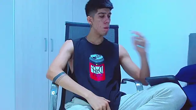 Snapshot of jhony-sex chatting on 11.01.25 jhony-sex online show from 11.01.25