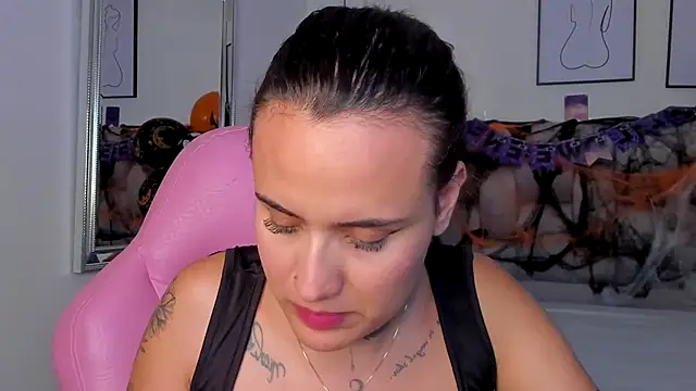 Susan-Sweet-7 online show from 10.27.25