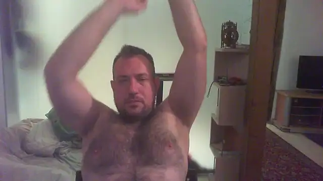 Snapshot of Mike_12hot chatting on 12.04.25 Mike 12hot online show from 12.04.25