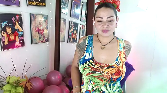 Snapshot of Ginna--mia chatting on 12.15.24 Ginna--mia online show from 12.15.24