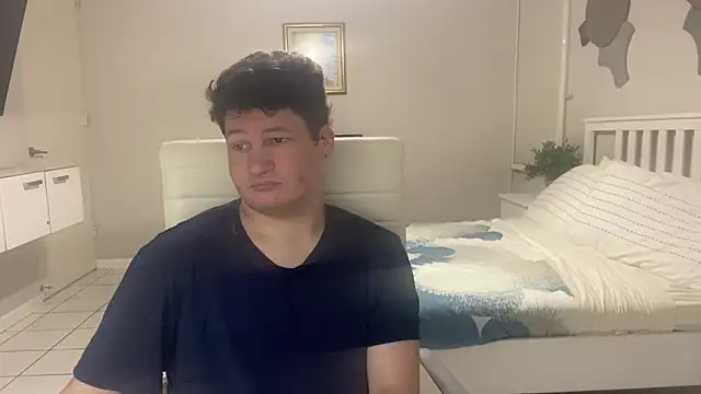 Snapshot of Lorenzo_hernandez chatting on 02.12.25 Lorenzo hernandez online show from 02.12.25