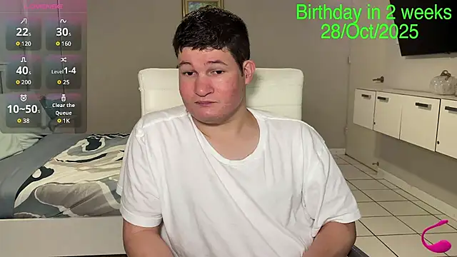 Snapshot of Lorenzo_hernandez chatting on 10.05.25 Lorenzo hernandez online show from 10.05.25