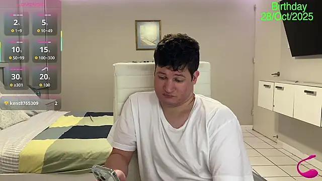 Snapshot of Lorenzo_hernandez chatting on 10.23.25 Lorenzo hernandez online show from 10.23.25