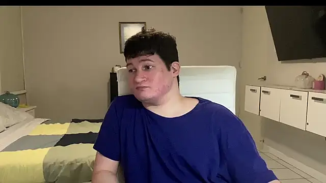 Snapshot of Lorenzo_hernandez chatting on 11.04.25 Lorenzo hernandez online show from 11.04.25