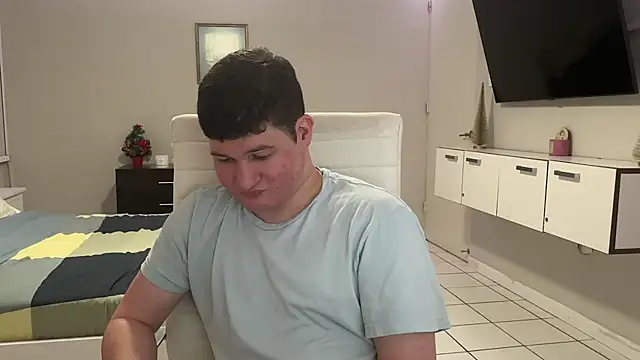 Snapshot of Lorenzo_hernandez chatting on 11.22.25 Lorenzo hernandez online show from 11.22.25