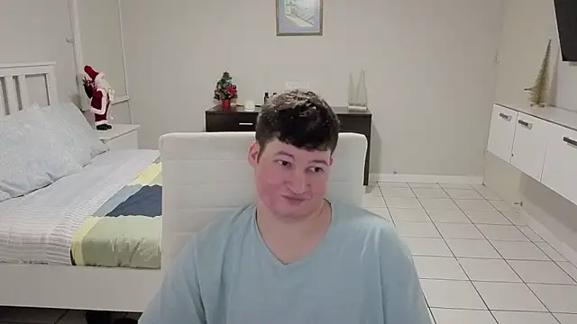 Snapshot of Lorenzo_hernandez chatting on 11.26.25 Lorenzo hernandez online show from 11.26.25