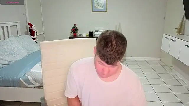 Snapshot of Lorenzo_hernandez chatting on 12.03.25 Lorenzo hernandez online show from 12.03.25