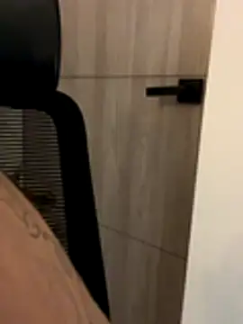 Snapshot of IrisBaker chatting on 11.26.25 IrisBaker online show from 11.26.25