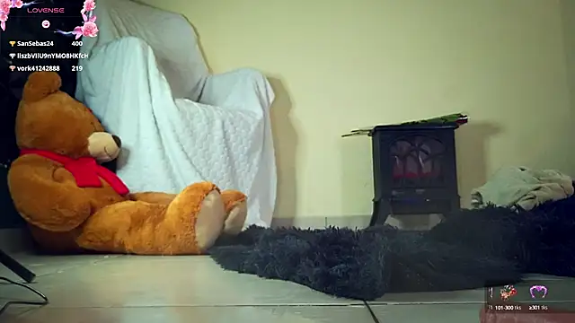 Snapshot of Finibondi chatting on 01.05.25 Finibondi online show from 01.05.25