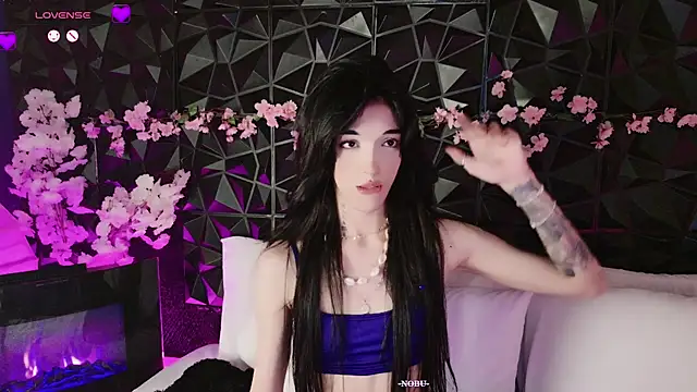 Snapshot of Finibondi chatting on 09.10.25 Finibondi online show from 09.10.25