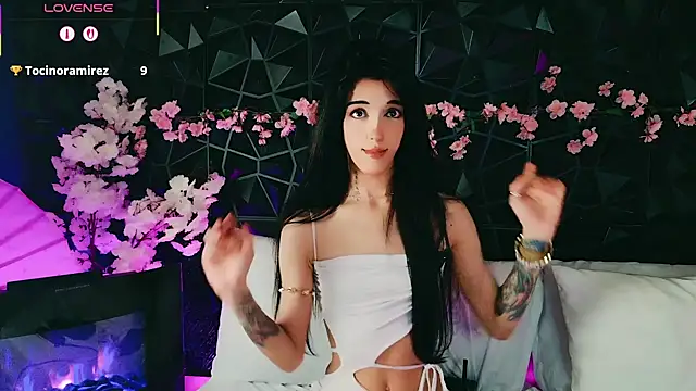 Snapshot of Finibondi chatting on 09.16.25 Finibondi online show from 09.16.25