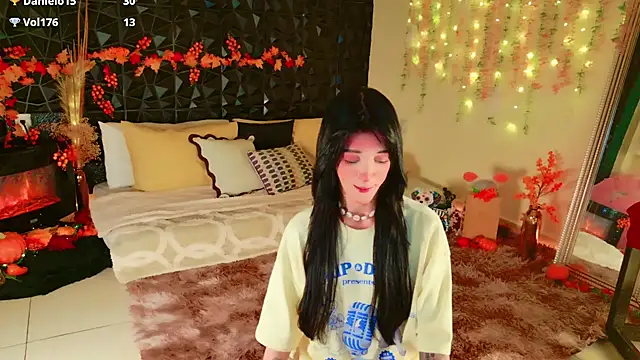 Snapshot of Finibondi chatting on 11.13.25 Finibondi online show from 11.13.25