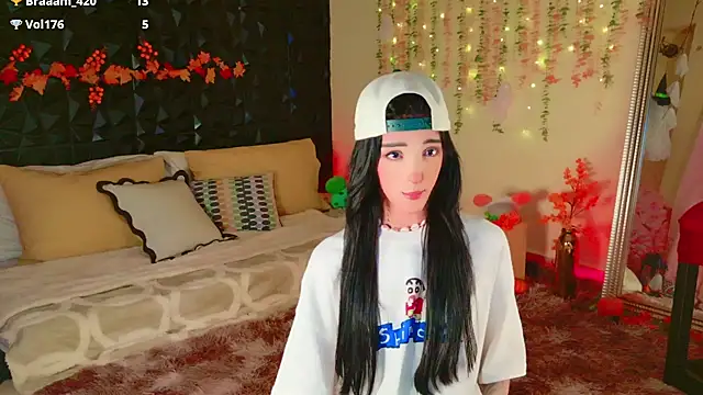 Snapshot of Finibondi chatting on 11.16.25 Finibondi online show from 11.16.25