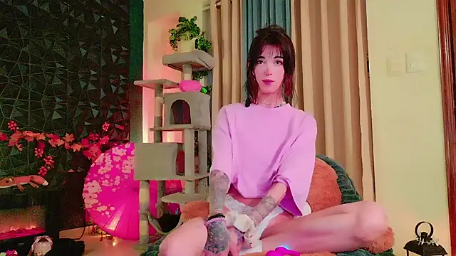 Snapshot of Finibondi chatting on 04.07.26 Finibondi online show from 04.07.26