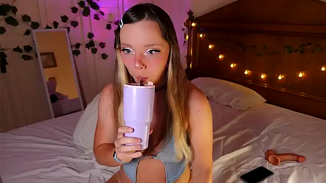 Snapshot of Ayra_Lust chatting on 11.06.25 Ayra Lust online show from 11.06.25