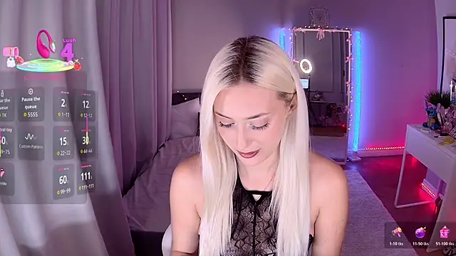 Snapshot of LoryWood chatting on 12.02.25 LoryWood online show from 12.02.25