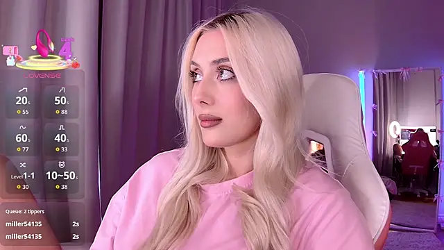 LoryWood online show from 04.10.26