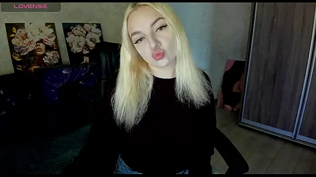 Stella  Cox online show from 11.07.25