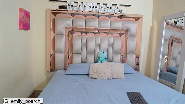 Snapshot of emilyaboott chatting on 02.24.25 emilyaboott online show from 02.24.25