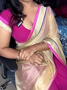 Snapshot of Tanvi-patil chatting on 12.02.24 Tanvi-patil online show from 12.02.24