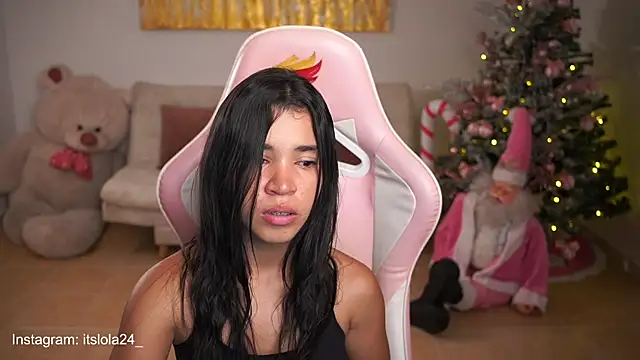 Snapshot of its_lola24 chatting on 01.01.25 its lola24 online show from 01.01.25