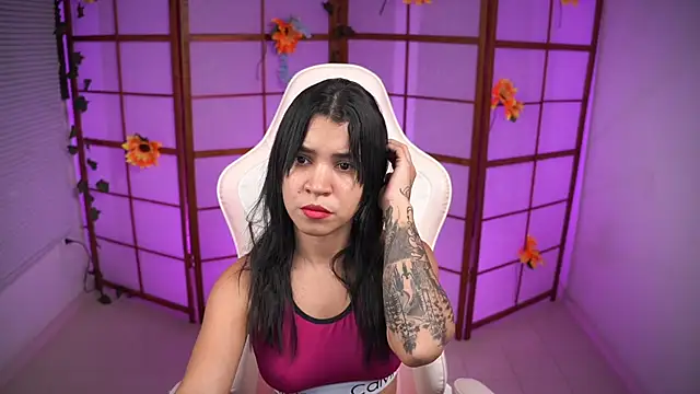 Snapshot of its_lola24 chatting on 10.01.25 its lola24 online show from 10.01.25