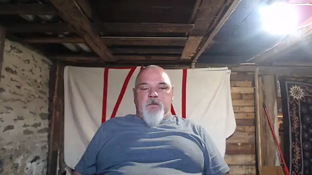 Newfiesausage1972 online show from 05.18.26