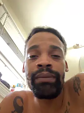 Snapshot of 1BeautyN1Beast chatting on 12.11.24 1BeautyN1Beast online show from 12.11.24