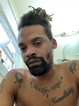 Snapshot of 1BeautyN1Beast chatting on 12.14.24 1BeautyN1Beast online show from 12.14.24