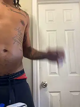 Snapshot of 1BeautyN1Beast chatting on 12.22.24 1BeautyN1Beast online show from 12.22.24