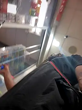 Snapshot of 1BeautyN1Beast chatting on 09.15.25 1BeautyN1Beast online show from 09.15.25