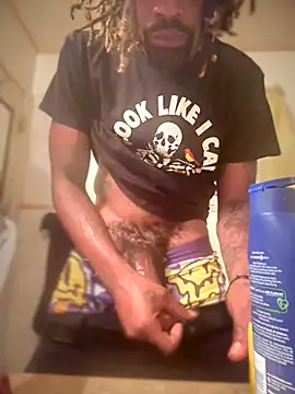 Snapshot of 1BeautyN1Beast chatting on 09.29.25 1BeautyN1Beast online show from 09.29.25