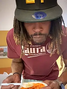 Snapshot of 1BeautyN1Beast chatting on 10.19.25 1BeautyN1Beast online show from 10.19.25