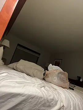 Snapshot of 1BeautyN1Beast chatting on 11.11.25 1BeautyN1Beast online show from 11.11.25