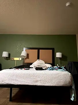 Snapshot of 1BeautyN1Beast chatting on 11.15.25 1BeautyN1Beast online show from 11.15.25