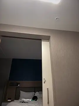 Snapshot of 1BeautyN1Beast chatting on 11.18.25 1BeautyN1Beast online show from 11.18.25