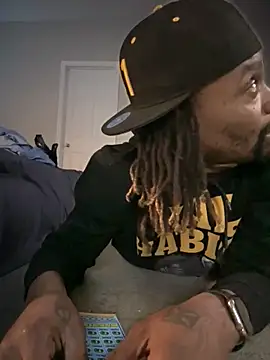 Snapshot of 1BeautyN1Beast chatting on 11.27.25 1BeautyN1Beast online show from 11.27.25