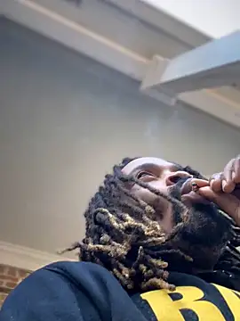 Snapshot of 1BeautyN1Beast chatting on 11.29.25 1BeautyN1Beast online show from 11.29.25