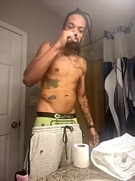 Snapshot of 1BeautyN1Beast chatting on 12.05.25 1BeautyN1Beast online show from 12.05.25