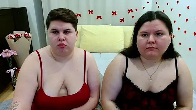 Snapshot of BeckyAndHellen chatting on 10.29.25 BeckyAndHellen online show from 10.29.25